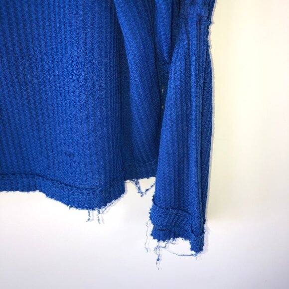 We The Free Cobalt Blue Waffle Split Neck Raw Hem Long Bell Sleeve Top Medium - Picture 7 of 11